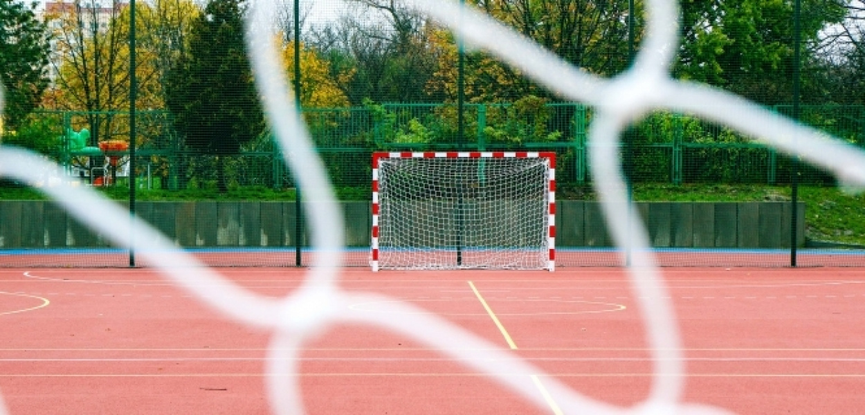 Dzieci z Koncertowej wreszcie mają swoje boisko FOTO