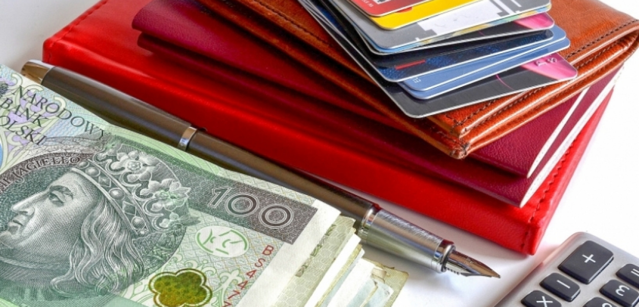 Pożyczka ratalna czy kredyt gotówkowy?