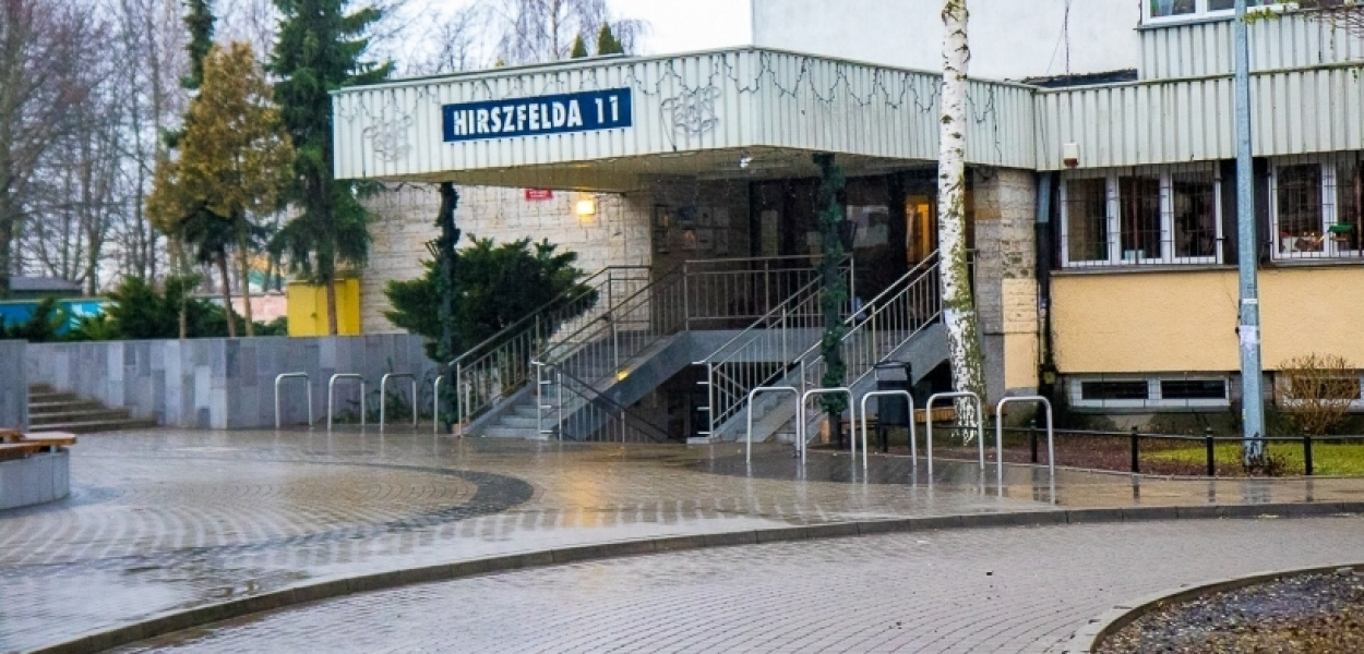 "Nasze dzieci to nie liczby, finanse i słupki". Bój o klasy sportowe w SP 323