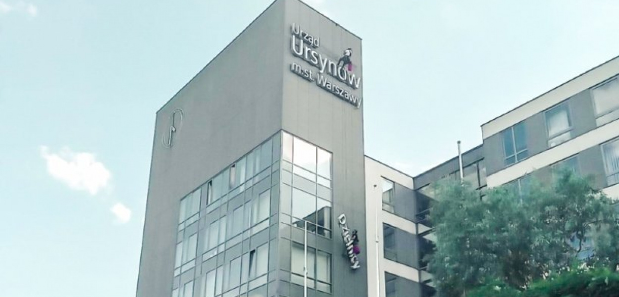 Z ratusza zniknęły neony. "Wyglądało, jakby ktoś je kradł" FOTO