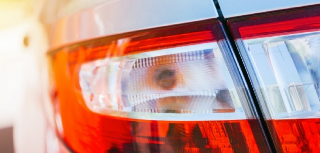 Co ma w sobie samochód hybrydowy?