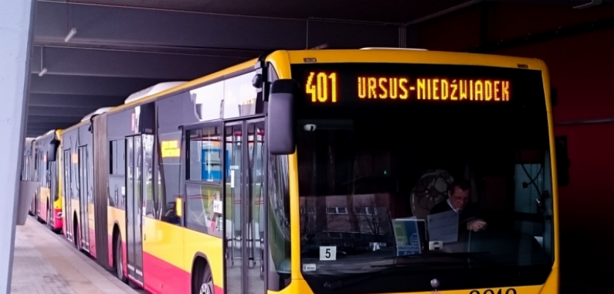 Najgorszym wrogiem linii 401 nie są dodatkowe przystanki, lecz korki. LIST CZYTELN