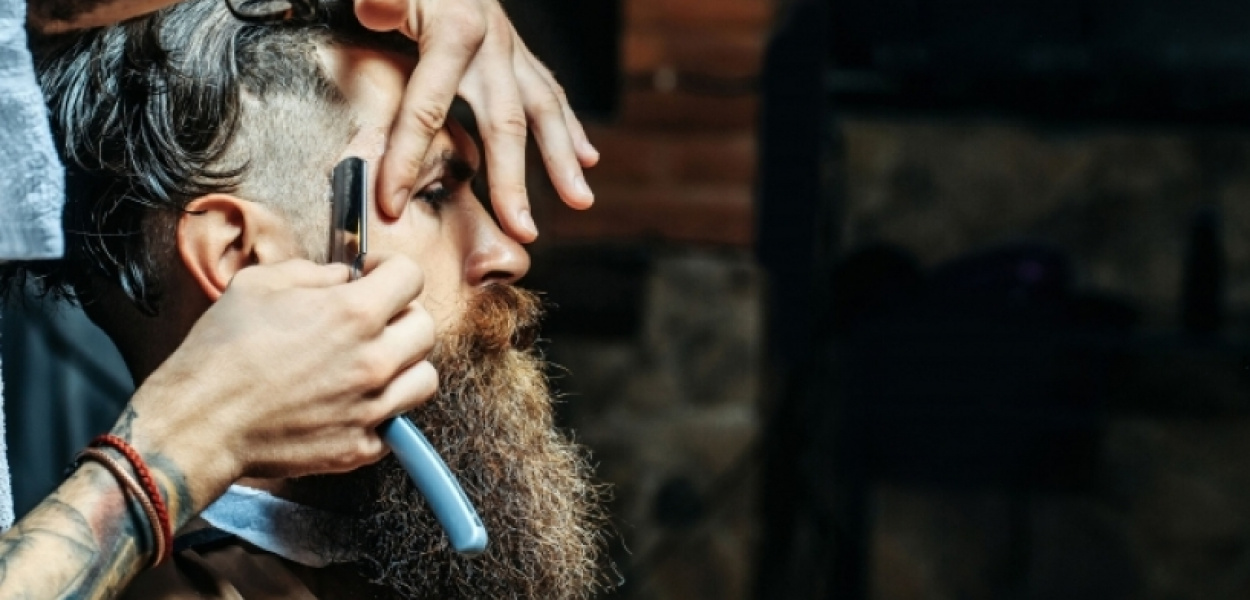 Salon barberski w domu czy klasyczne golenie? Sprawdź, czym i jak się golić!