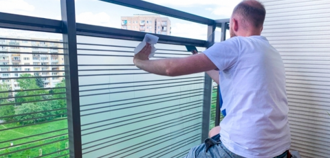 TESTUJEMY: profesjonalna folia mrożona na balkonie, tarasie czy w oknie. Czy to si