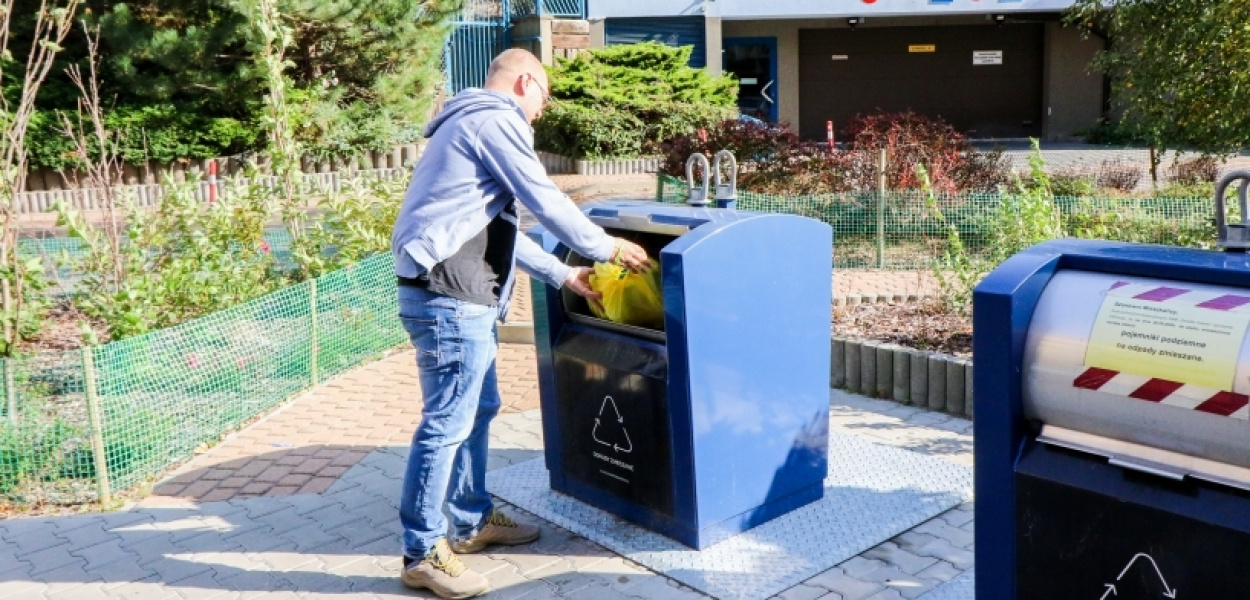 Podziemne śmietniki na Kabatach. Jak się sprawdzają?