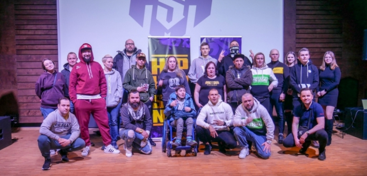 Hip-hop zastąpił mu ojca. Hinol w UCK o dziesięcioleciu Polskiej Wersji