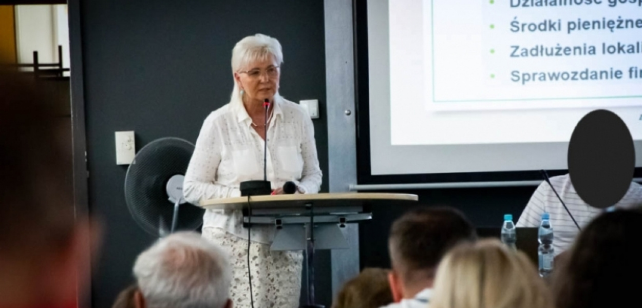 Zmiany w "Stokłosach". Wiceprezes odwołana nad ranem przez garstkę osób. Prezes tr