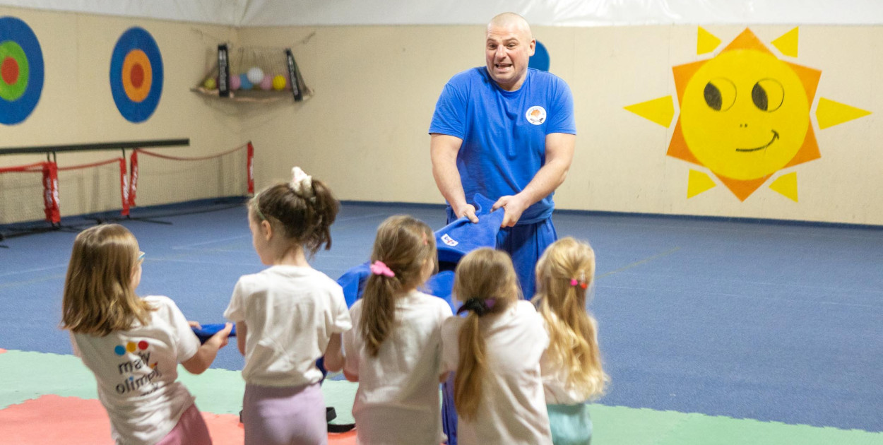 Olimpijczyk kontra przedszkolaki. Kto kogo powalił na tatami?