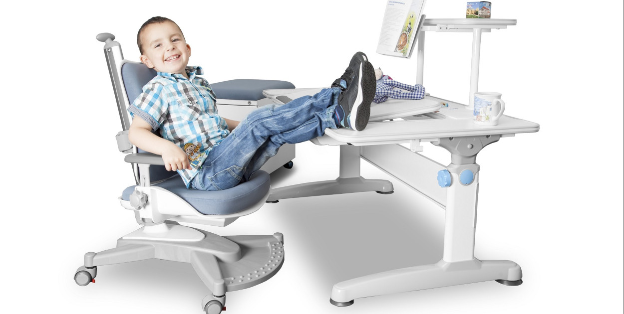 Biurka rosnące z dzieckiem - walcz z wadami postawy!