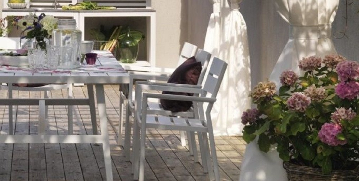 Jak przygotować taras na wiosnę z wykorzystaniem huśtawek ogrodowych?