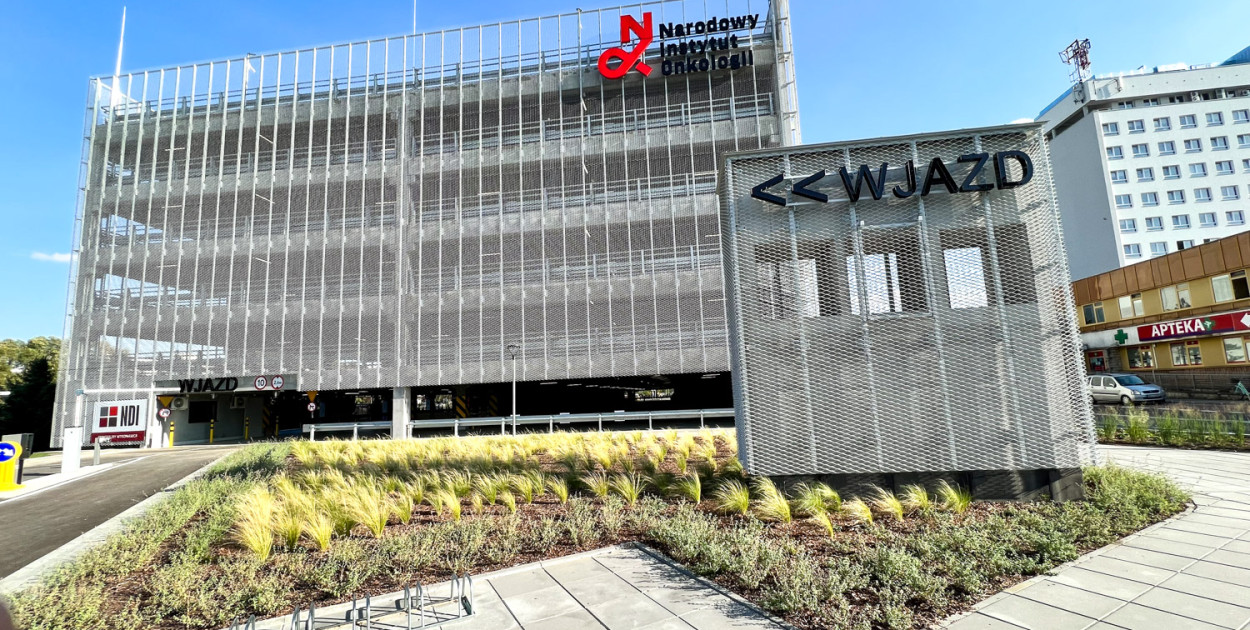 Przełom w parkowaniu przy Onkologii. Rusza nowy parking!