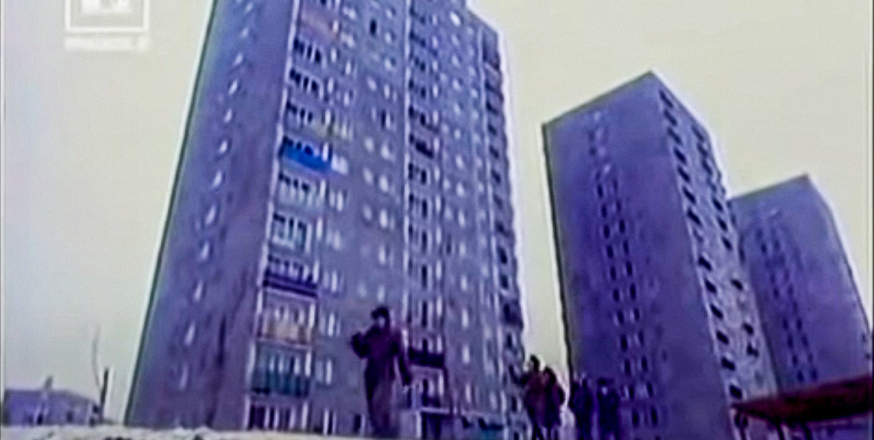 kadr z teledysku "Fabryka Małp" Lady Pank - 1983 r.