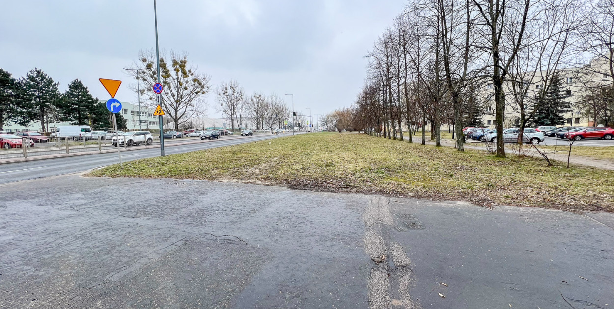 Nowy parking, droga dla rowerów i upragniony chodnik. Zmiany na Stryjeńskich