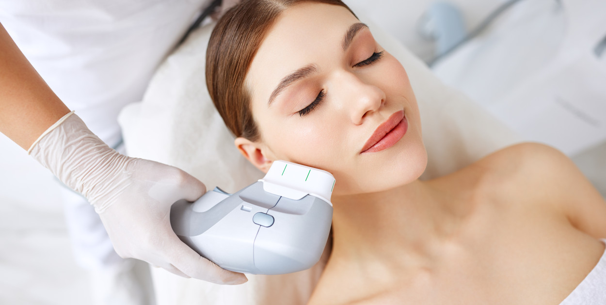 HIFU – czy nieinwazyjne metody poprawy jędrności i kondycji skóry są skuteczne?