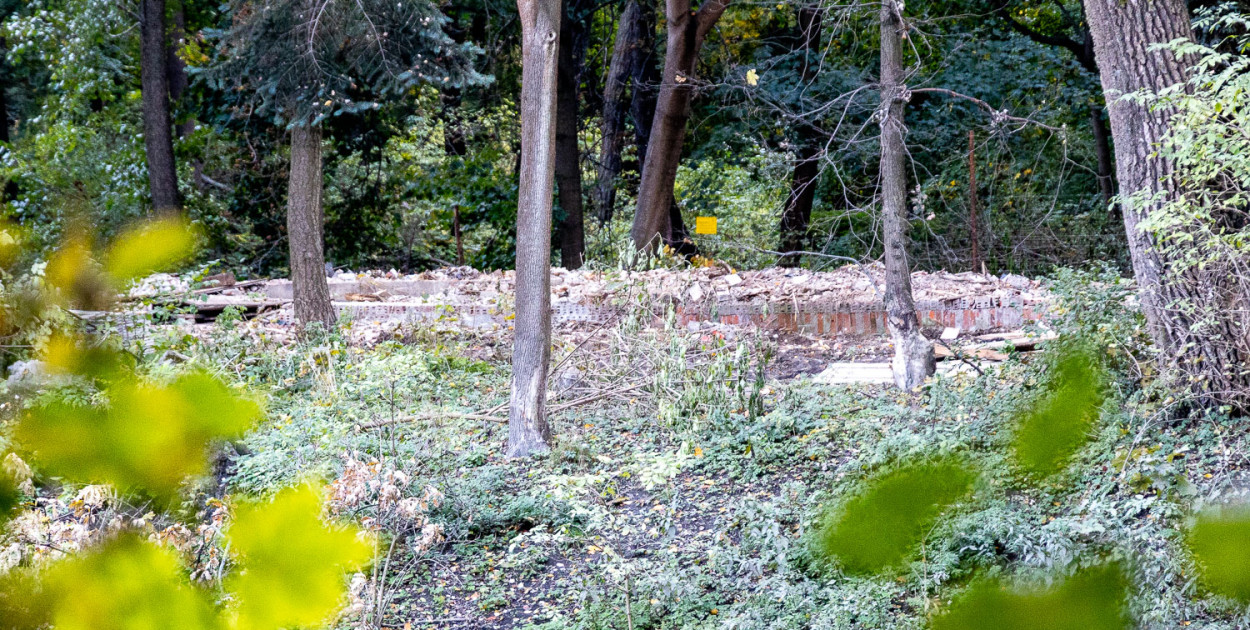 Dwór na Wyczółkach zrównany z ziemią! Ratowanie zabytku przez zniszczenie?