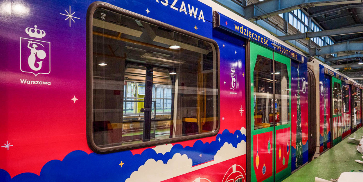 Polujcie na świąteczne metro! Jeździ już na pierwszej linii