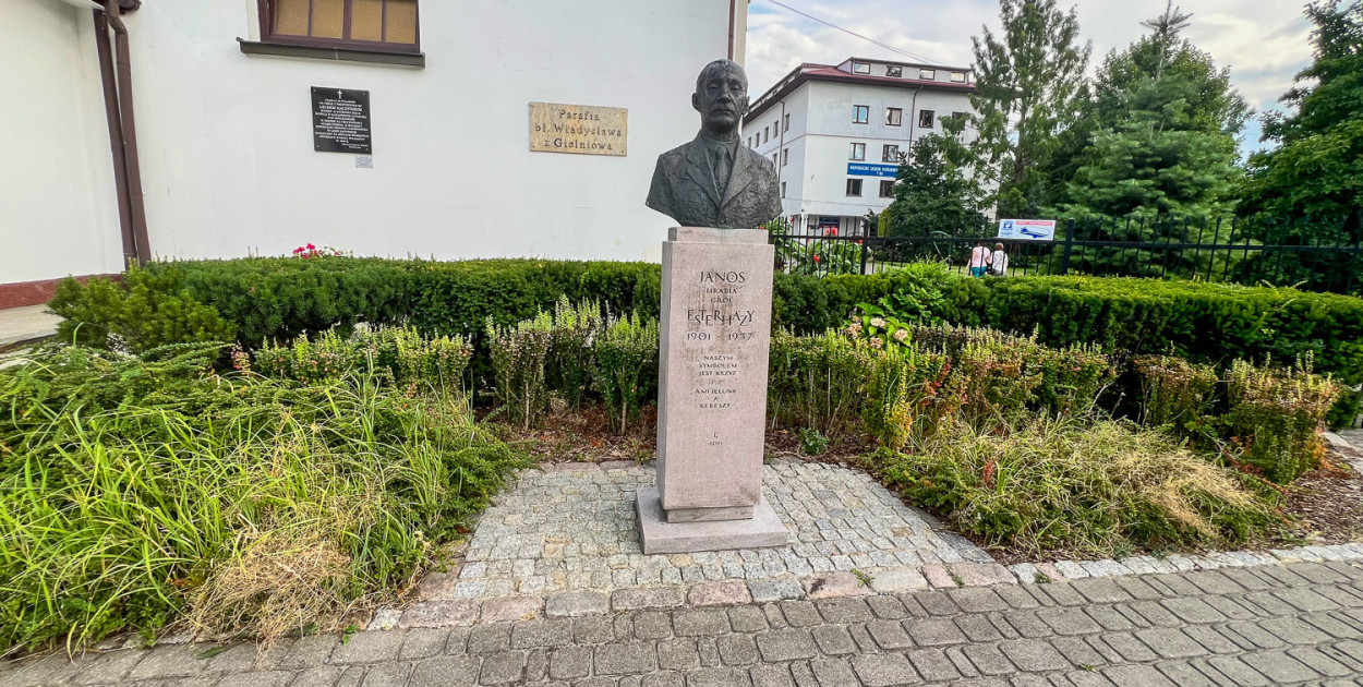 Zapomniany bohater na Ursynowie. Kim był człowiek z pomnika?