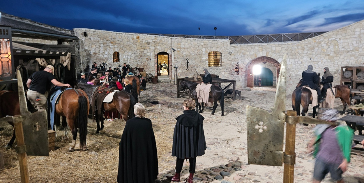 Statystowanie – praca szuka na plan filmowy! Agencja statystów Fillstudio & SkyFil