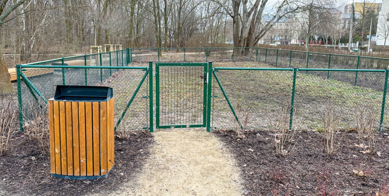 Wybieg czy "sralnia"? Psia porażka urzędników z Ursynowa