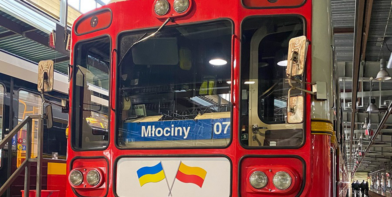 (Metro Warszawskie) Ostatni pożegnalny kurs składu 07