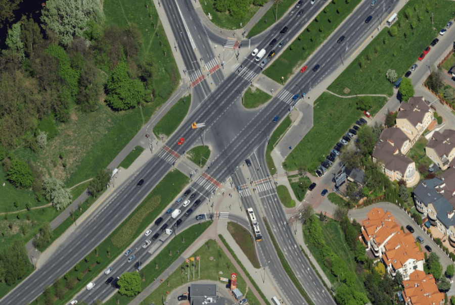 Skrzyżowanie Doliny Służewieckiej z Nowoursynowską (ukosne.um.warszawa.pl)