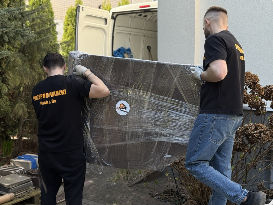 transport mebli podczas przeprowadzki w Warszawie