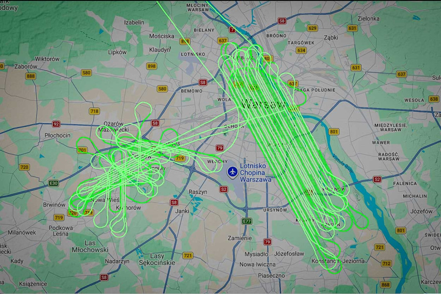 Pętle, które zrobił na Warszawą samolot Veolii