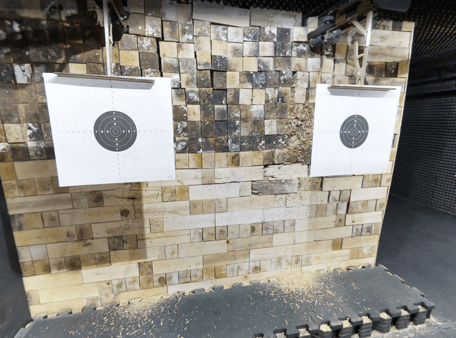 Kulochwyt w nieczynnej strzelnicy przy Migdałowej w czasach, gdy jeszcze działała (profil strzelnicy na Google Maps)