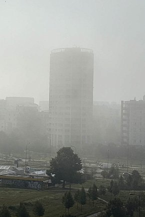 Gęsta mgła od rana na Ursynowie-6290