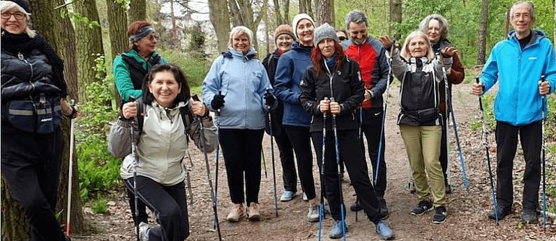 Nordic Walking dla seniorów na Zielonym Ursynowie