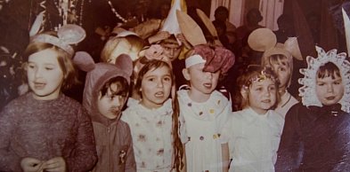 Dawnych balów czar! Poznajecie te przebrania? FOTO