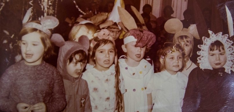 Dawnych balów czar! Poznajecie te przebrania? FOTO