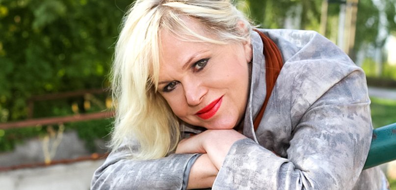 "Caryca anegdot" o swoim Ursynowie. "Tam była wieczna balanga!"