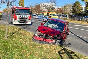 Wypadek na Stryjeńskich. Auto zmiażdżone-31701