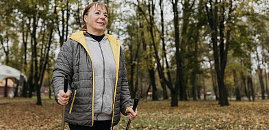 Depresja u seniorów – jak pokonać ją krokami? Unikalne zajęcia na Ursynowie!-34390