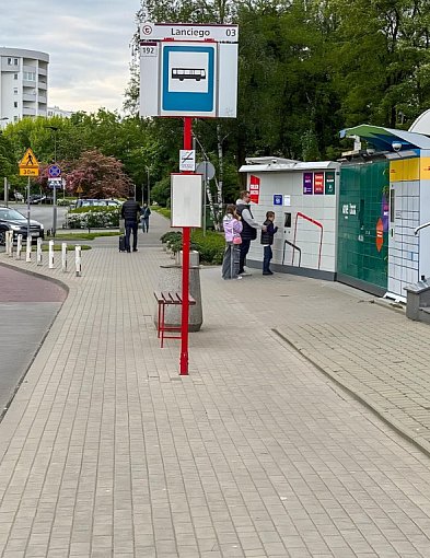 Paczkomaty na nielegalu przy Lanciego na Ursynowie. "Działaliśmy w dobrej wierze"-34783