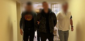 Zatrzymany pseudokibic. W mieszkaniu narkotyki i maczet