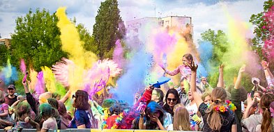 Eksplozja barw na Festiwalu Kolorów! Zobacz zdjęcia-34983