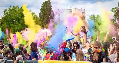 Eksplozja barw na Festiwalu Kolorów! Zobacz zdjęcia-34983