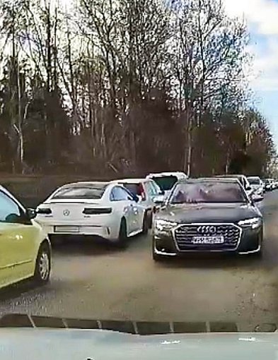 Chaos na Poloneza. Mieszkańcy: Gdzie ten skwerek obiecany przez burmistrza?-35050