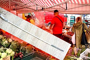Z bazarku "Na dołku" na policyjny dołek. Zuchwała kradzież na targowisku-35071