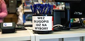 Długopisy na wybory! Nietypowa akcja sklepu na Kabatach