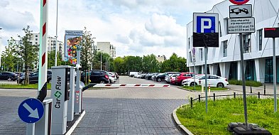 Szlaban przy ratuszu już działa. Na razie bez opłat-35013