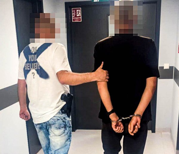 Spłoszony złodziej sam zgłosił się na policję! Zażądał zwrotu auta-35264