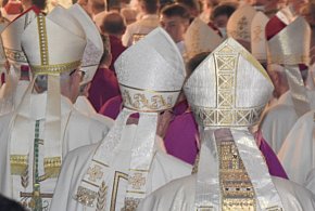 Biskupi po obradach. Krytyka ministerstwa i nowa komisja ds. nadużyć-35357