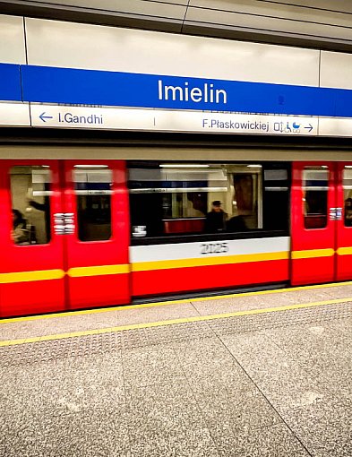 Długi weekend: Metro z nocnymi kursami, zawieszone linie autobusowe-35404