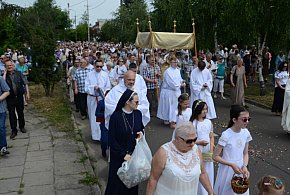 Nie wszyscy o tym wiedzą. Czy udział w procesji Bożego Ciała to obowiązek?-35430