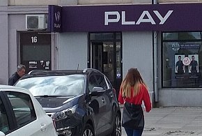 Play na celowniku UOKiK. Chodzi o pieniądze ściągane z kont klientów-35516