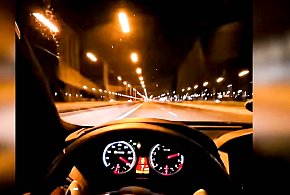 Pędził ekspresówką ponad 390 km/h. Youtuber z zarzutami-35525