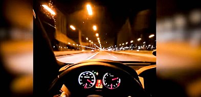 Pędził ekspresówką ponad 390 km/h. Youtuber zatrzymany!-35525